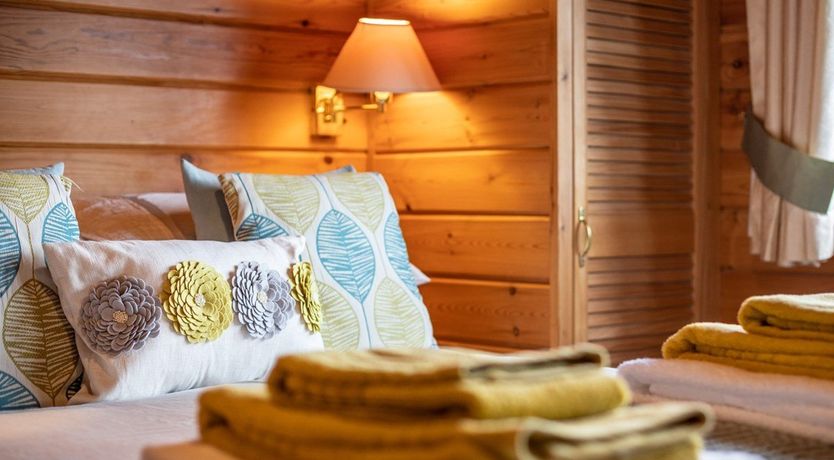 Photo of 2 Bed in Higher Clovelly