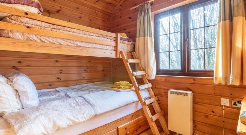 Photo of 2 Bed in Higher Clovelly