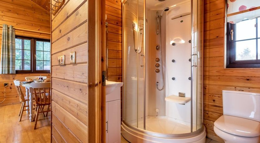 Photo of 2 Bed in Higher Clovelly