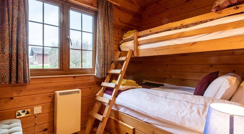 Photo of 2 Bed in Higher Clovelly