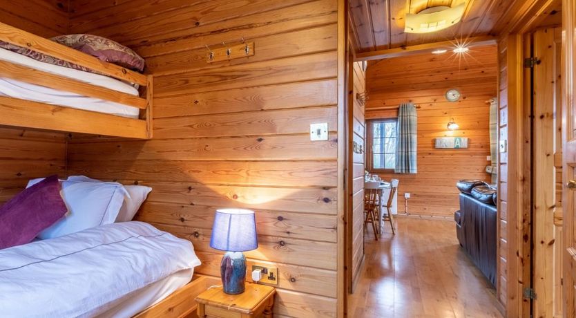 Photo of 2 Bed in Higher Clovelly