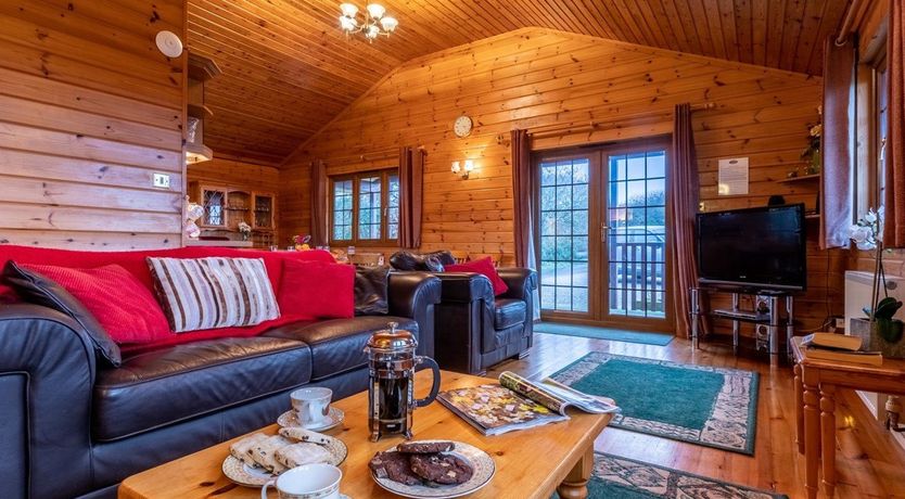 Photo of 4 Bed in Higher Clovelly