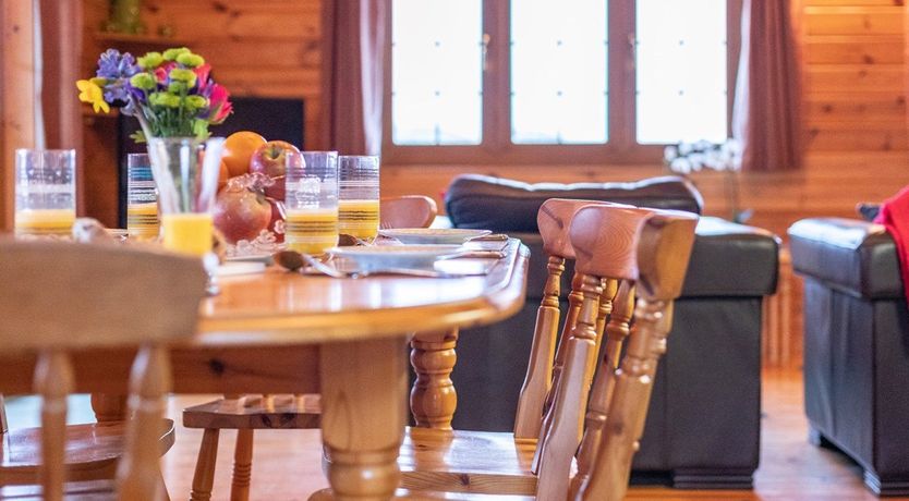 Photo of 4 Bed in Higher Clovelly