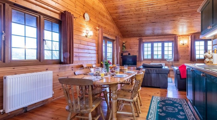 Photo of 4 Bed in Higher Clovelly