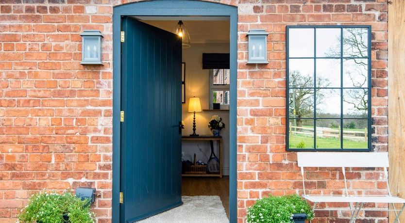 Photo of 5 Bed in Tybroughton