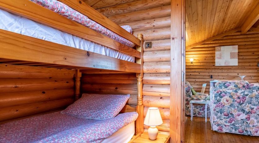 Photo of 2 Bed in Higher Clovelly