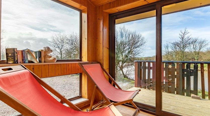 Photo of 2 Bed in Higher Clovelly