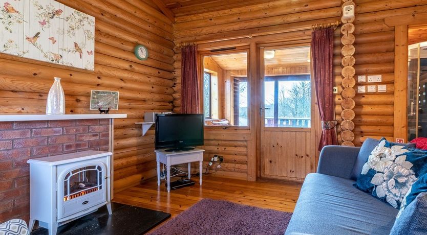 Photo of 2 Bed in Higher Clovelly