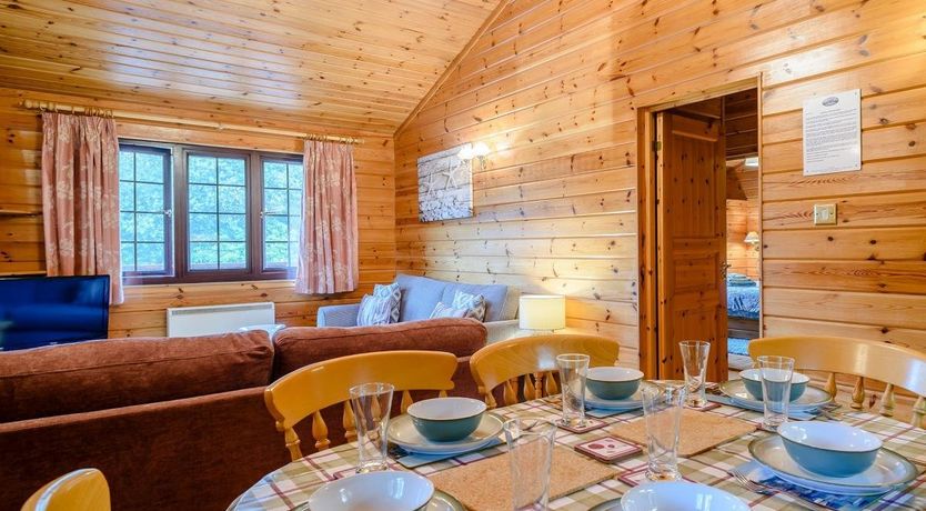 Photo of 3 Bed in Higher Clovelly