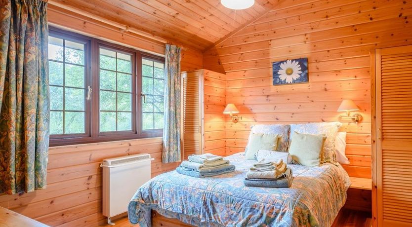 Photo of 3 Bed in Higher Clovelly