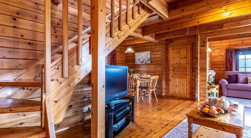 Photo of 3 Bed in Higher Clovelly