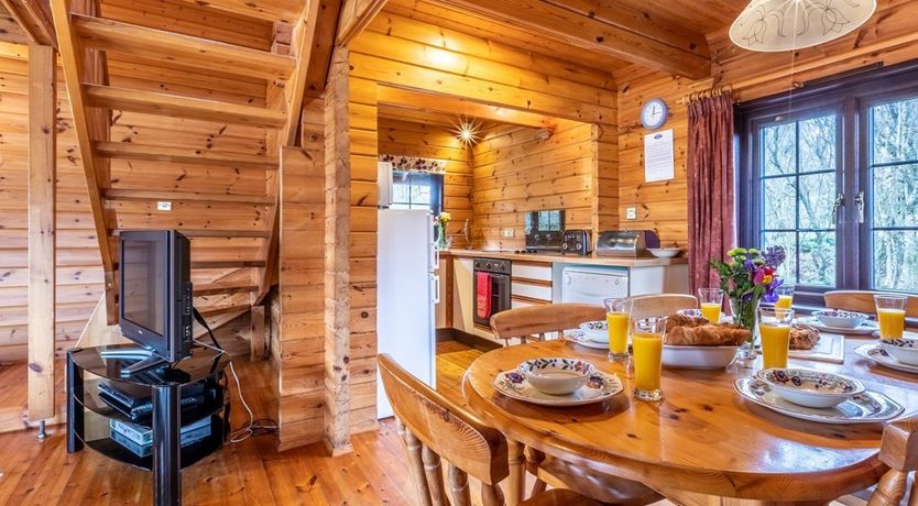 Photo of 3 Bed in Higher Clovelly