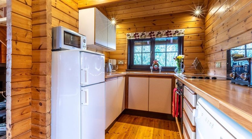 Photo of 3 Bed in Higher Clovelly