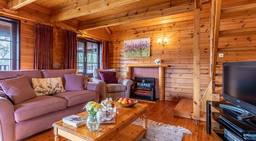 Photo of 3 Bed in Higher Clovelly