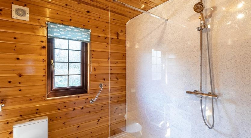 Photo of 3 Bed in Higher Clovelly