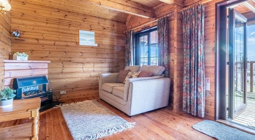 Photo of 3 Bed in Higher Clovelly