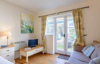 1 Bed in Woodbridge Apartment