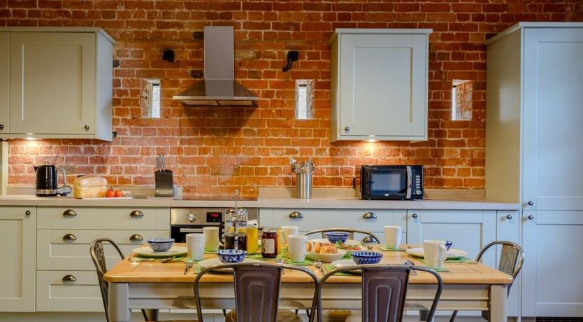 Photo of 3 Bed in Freshwater