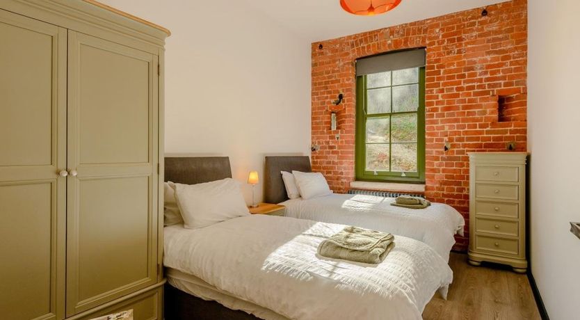 Photo of 3 Bed in Freshwater