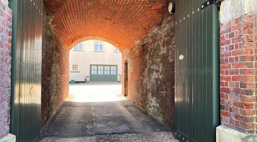 Photo of 3 Bed in Freshwater