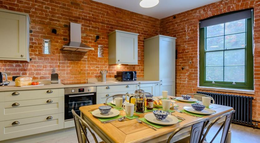 Photo of 3 Bed in Freshwater