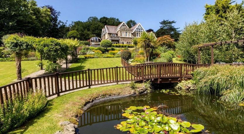 Photo of 10 Bed in Northam