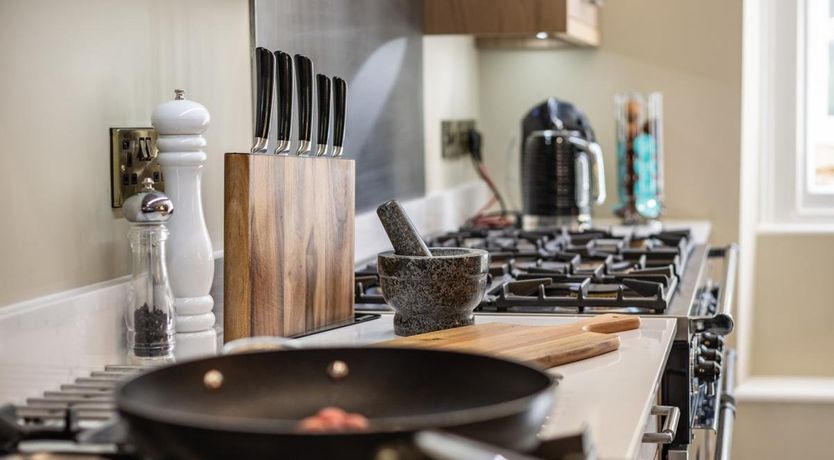 Photo of 10 Bed in Northam