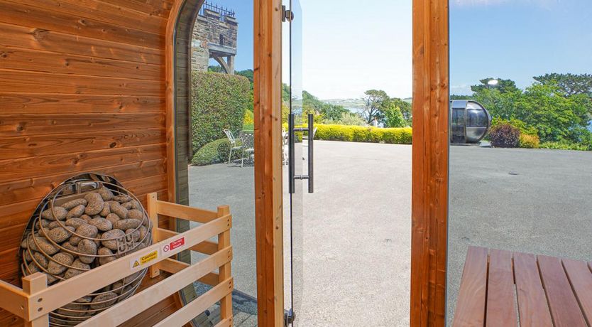 Photo of 10 Bed in Northam