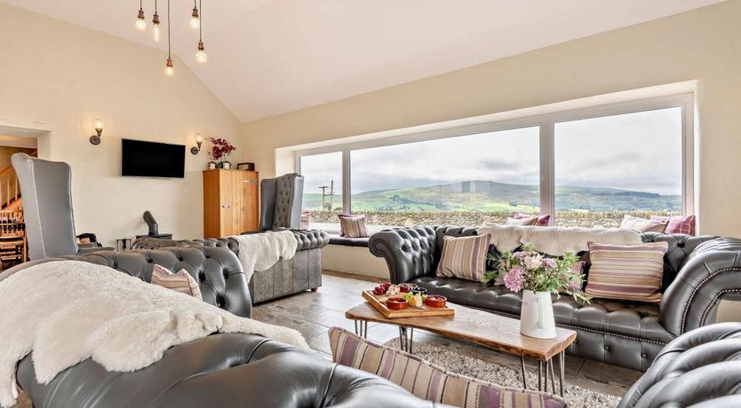 Photo of 4 Bed in Pentrefoelas