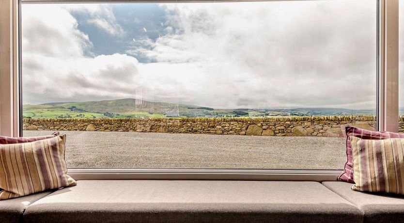 Photo of 4 Bed in Pentrefoelas