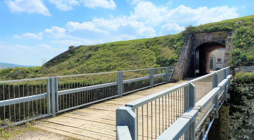 Photo of 3 Bed in Freshwater