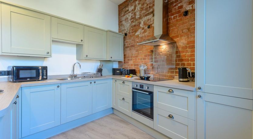 Photo of 3 Bed in Freshwater