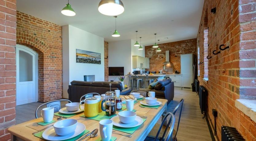 Photo of 3 Bed in Freshwater