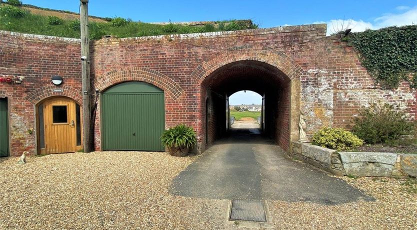 Photo of 3 Bed in Freshwater