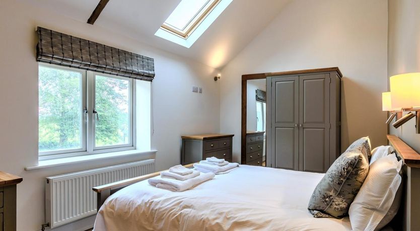 Photo of 6 Bed in East Barkwith