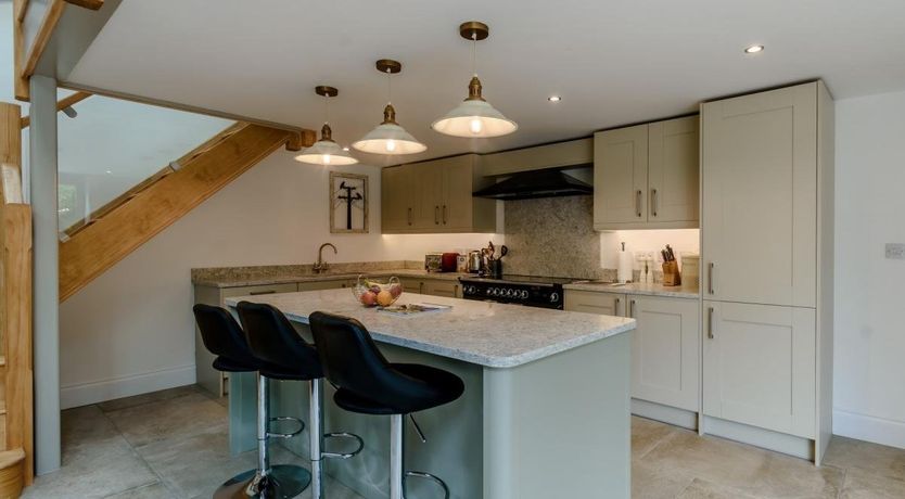 Photo of 6 Bed in East Barkwith