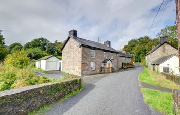Ty Llai Holiday Cottage
