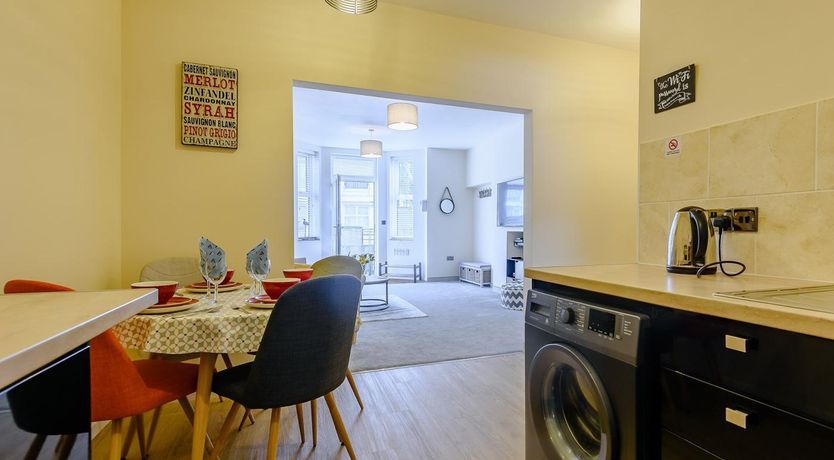 Photo of 2 Bed in Shanklin