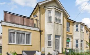 Photo of 2 Bed in Shanklin
