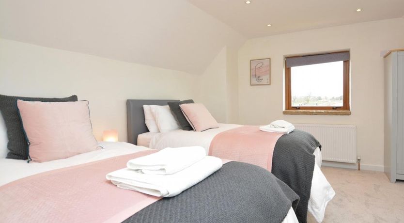 Photo of 2 Bed in Tansley