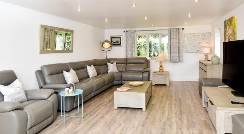 Photo of 4 Bed in Braunton