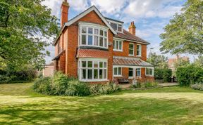 Photo of 4 Bed in Mablethorpe