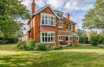 4 Bed in Mablethorpe Holiday Cottage