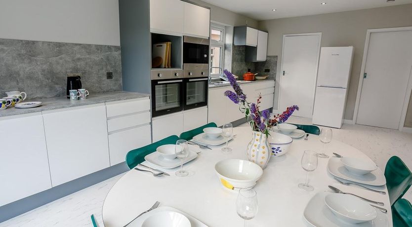 Photo of 4 Bed in Sutton-on-Sea