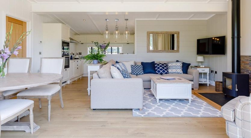 Photo of 2 Bed in Ashford Bowdler