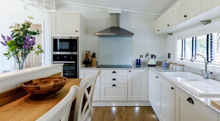 Photo of 2 Bed in Ashford Bowdler