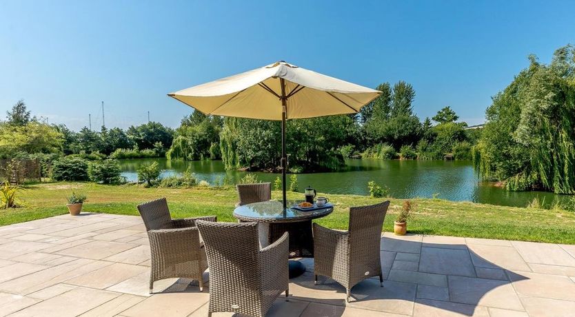 Photo of 2 Bed in Ashford Bowdler