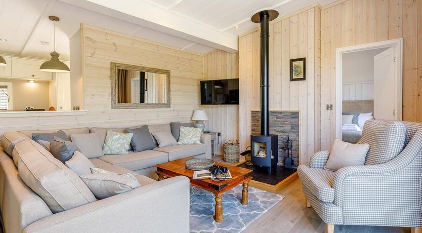 Photo of 2 Bed in Ashford Bowdler