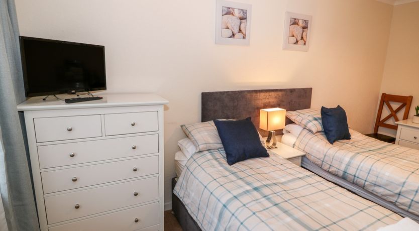 Photo of 4 Ty Rhosyn