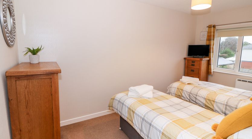 Photo of 4 Ty Rhosyn